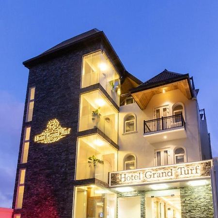 نوفارا إيلِيا Hotel Grand Turf المظهر الخارجي الصورة