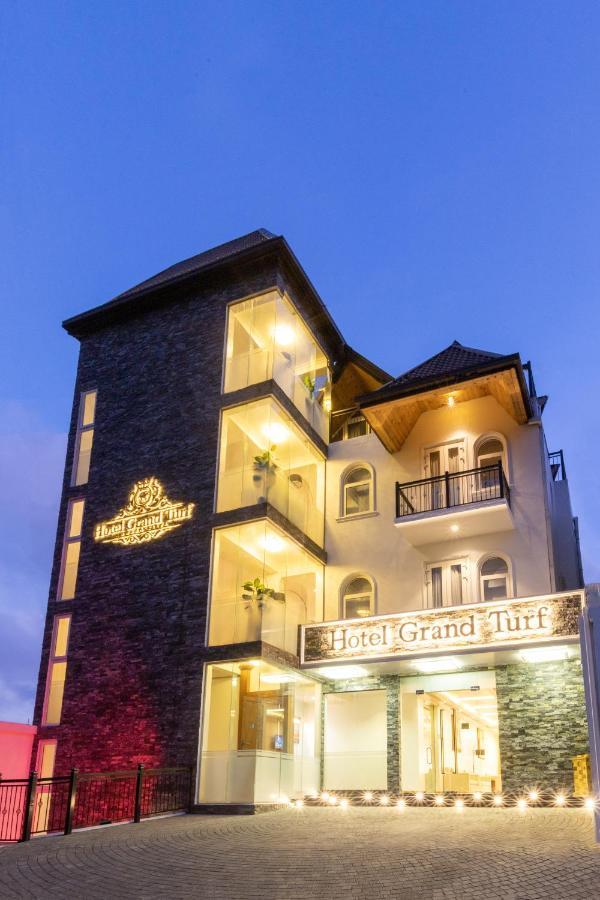 نوفارا إيلِيا Hotel Grand Turf المظهر الخارجي الصورة