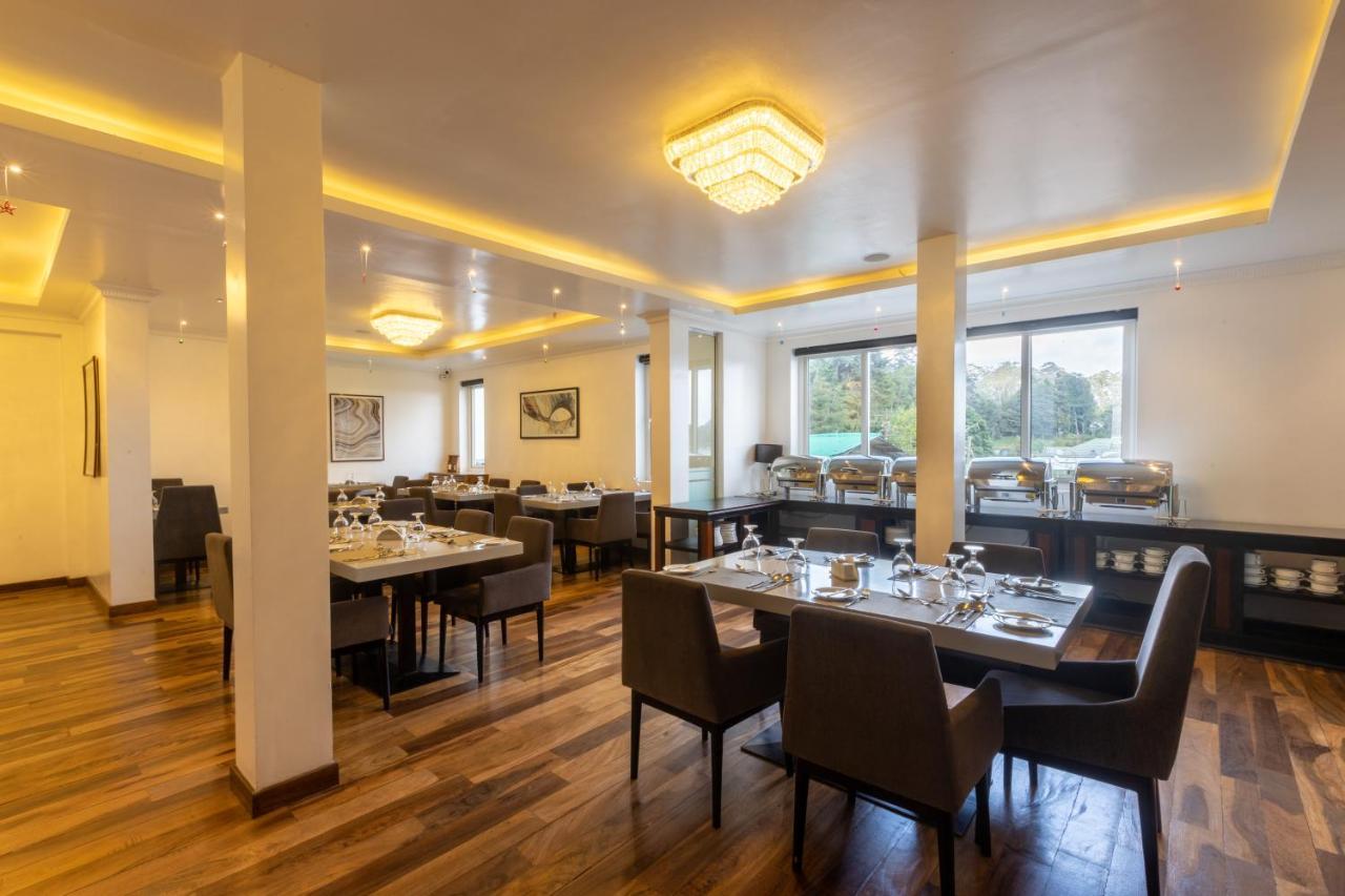 نوفارا إيلِيا Hotel Grand Turf المظهر الخارجي الصورة