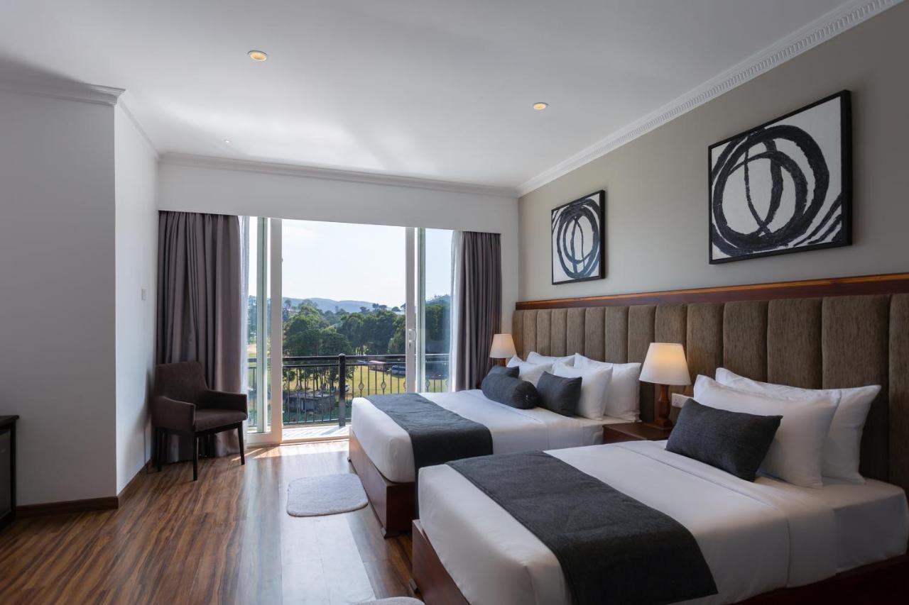 نوفارا إيلِيا Hotel Grand Turf المظهر الخارجي الصورة